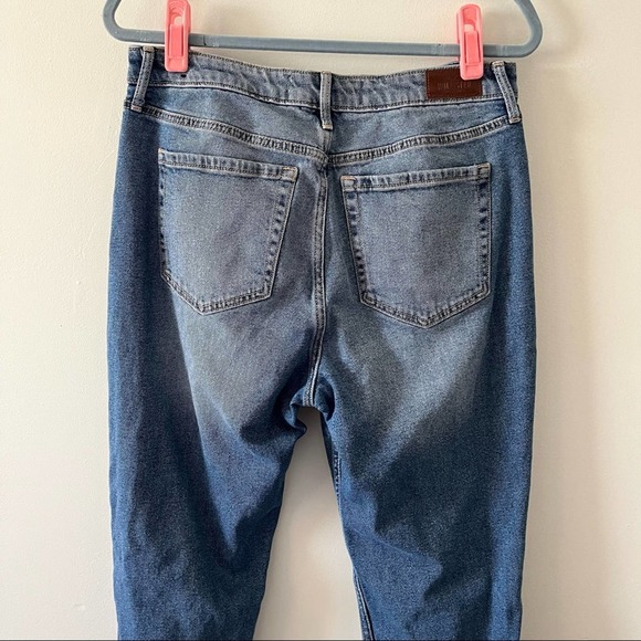 Hollister Ultra High-Rise Distressed Mom Jean 32x29 - Picture 8 of 12